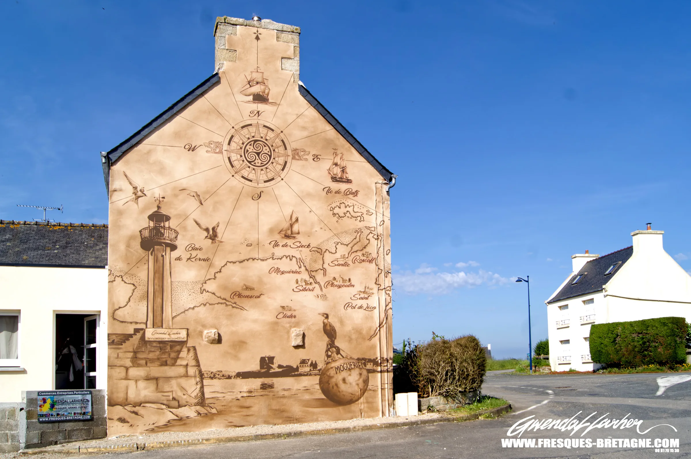 Fresque murale trompe-l'œil façon carte marine ancienne, pignon de maison à Cléder — Gwendal Larher